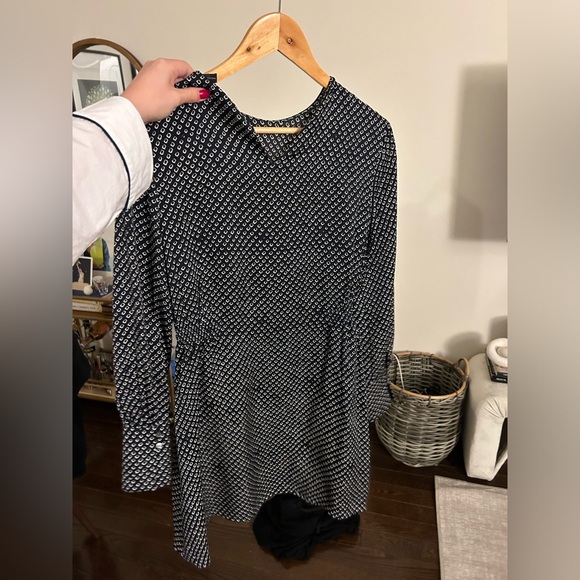 Theory Lucillia Dress in Silk Georgette, Size 0, Navy Pattern. - Picture 3 of 6